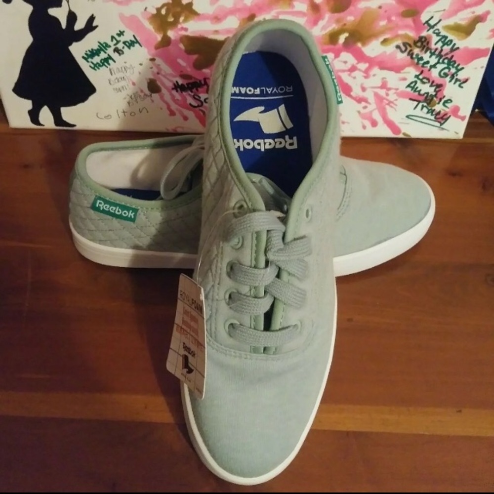 Reebok Tennis Shoes Size 5